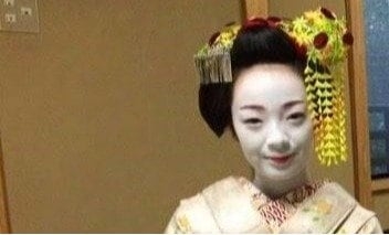 「お風呂入り」「未成年飲酒」……元舞妓が国連に訴えた驚きの内容　花街の“閉鎖的な体質”は変わるのか | 概要 | AERA DIGITAL（アエラデジタル）