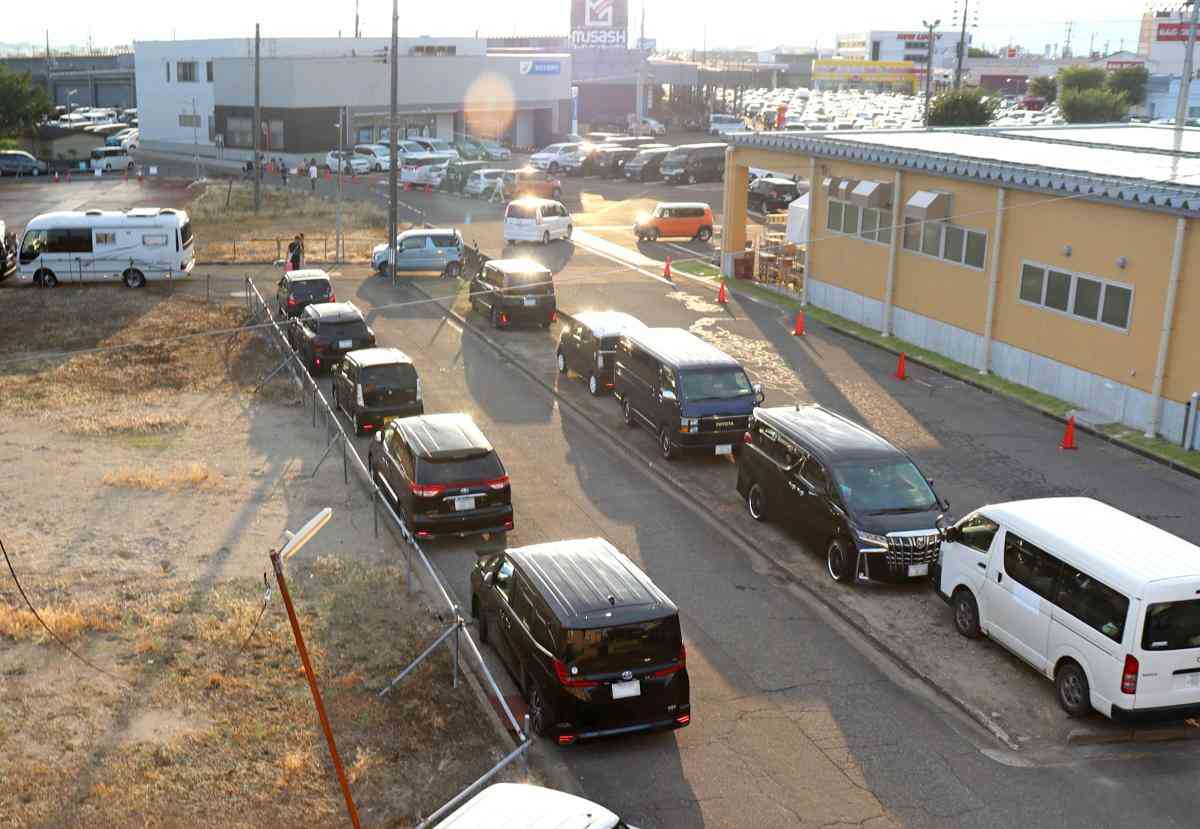 「誰のための長岡花火か？」路上駐車、チケット転売…相次ぐトラブルに、主催者が“来訪を呼び掛けない”異例のPR（新潟日報） - Yahoo!ニュース