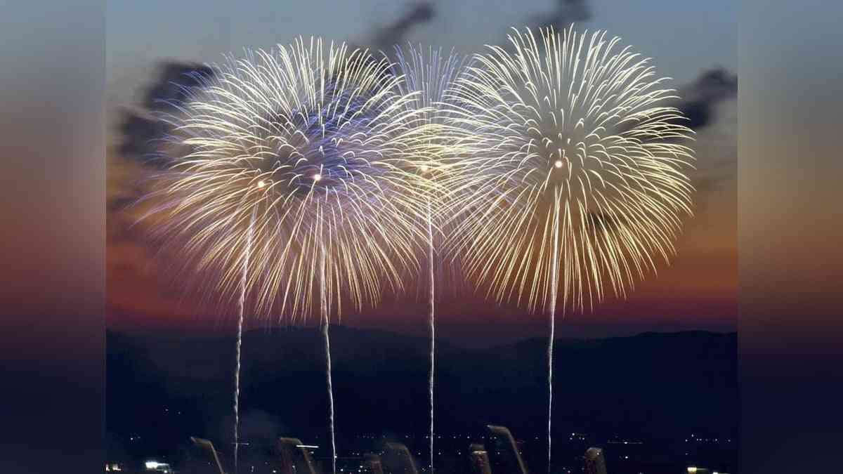 8月の長岡花火、チケット未発送なのに高額転売横行…4万8000円「ベンチ式マス席」が20万円に