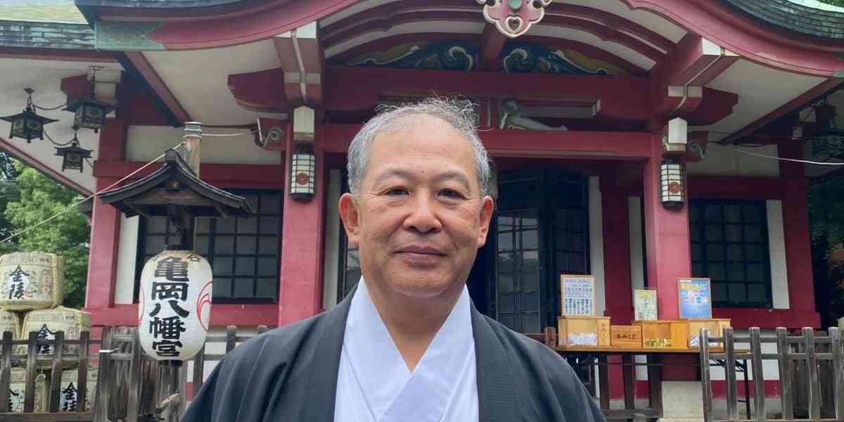出禁か受け入れか…ペット参拝に揺れる神社界　「動物は悪くない」受け入れる宮司の思い - 弁護士ドットコム
