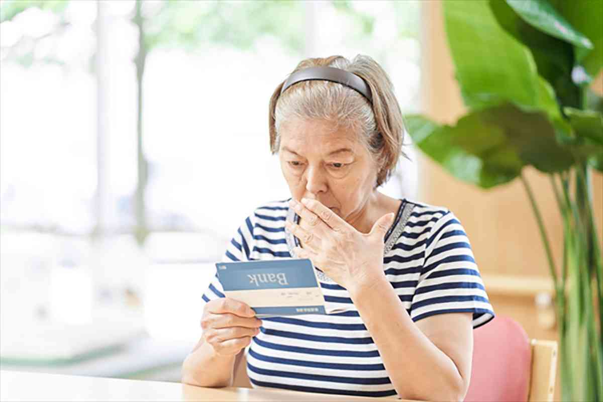 「生活保護」受給者の55％は「65歳以上の高齢者」…“年金よりも生活保護”で氷河期世代「1700万人」を待ち受ける悪夢のような老後 | デイリー新潮