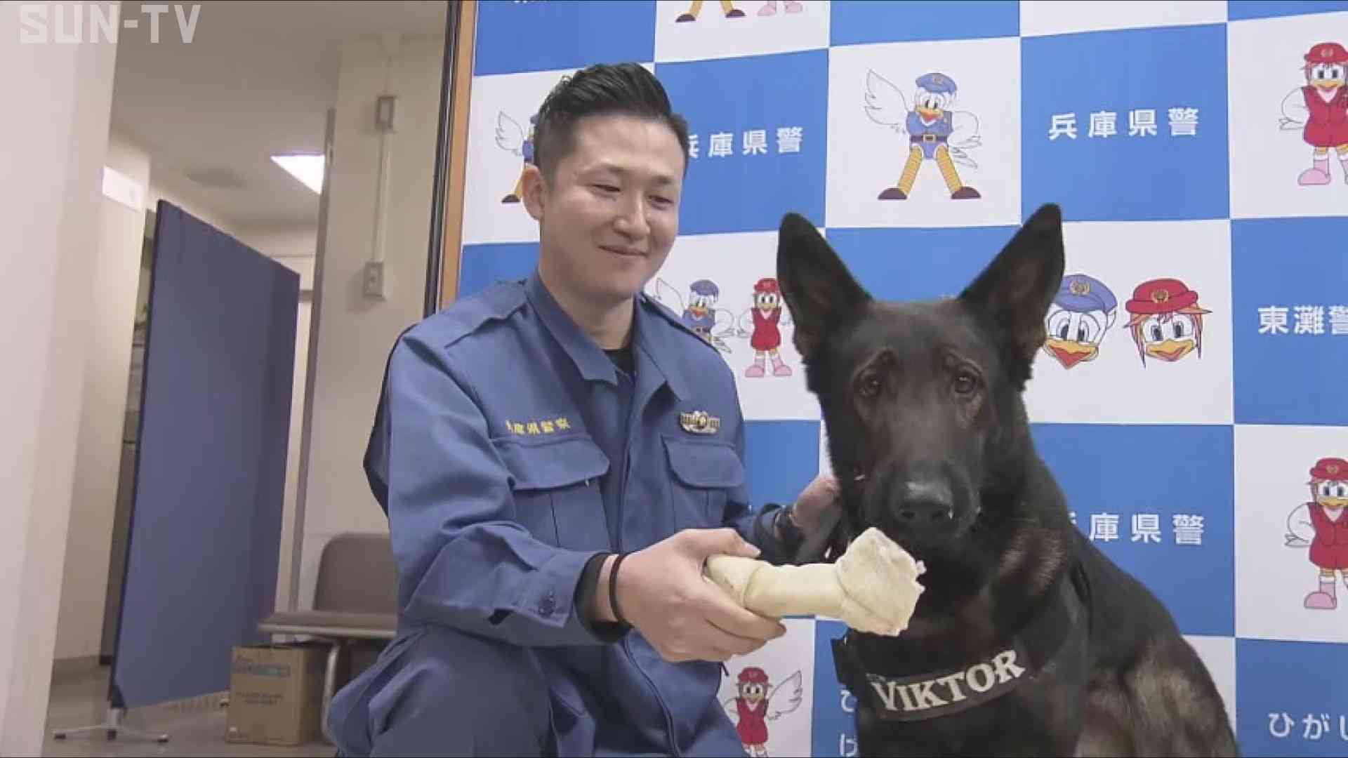 コンビニ強盗事件解決に貢献　警察犬2頭に感謝状　においから自宅近くまで誘導