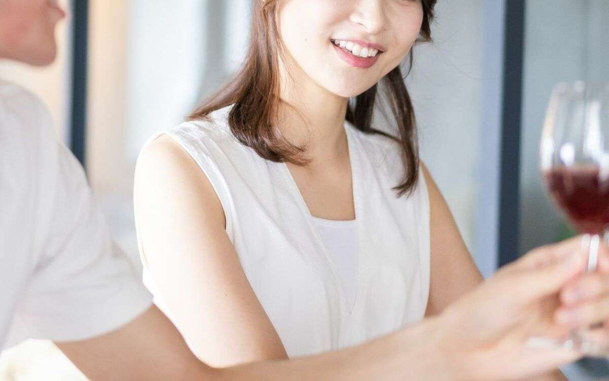 「あざと女子」の辞書に「不機嫌」の文字はありません！「察してちゃん」はだめ！ 婚活アドバイザー植草美幸がバリキャリ女性に授けた金言 | 文春オンライン