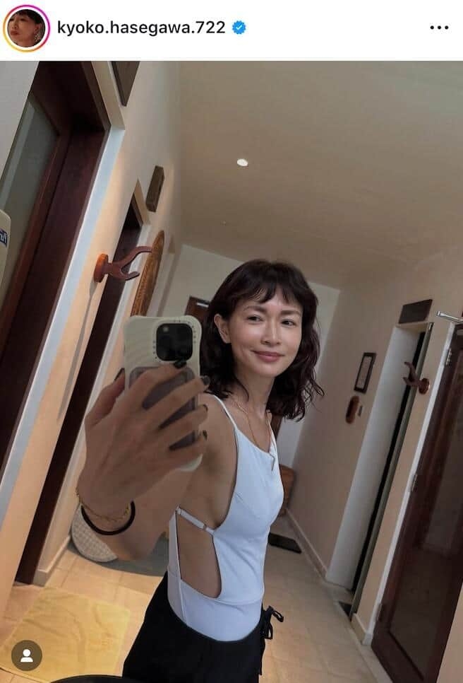 長谷川京子46歳、背中ざっくり水着ショット　モルディブを満喫...「スタイル抜群」「ヘルシーな美しさ」