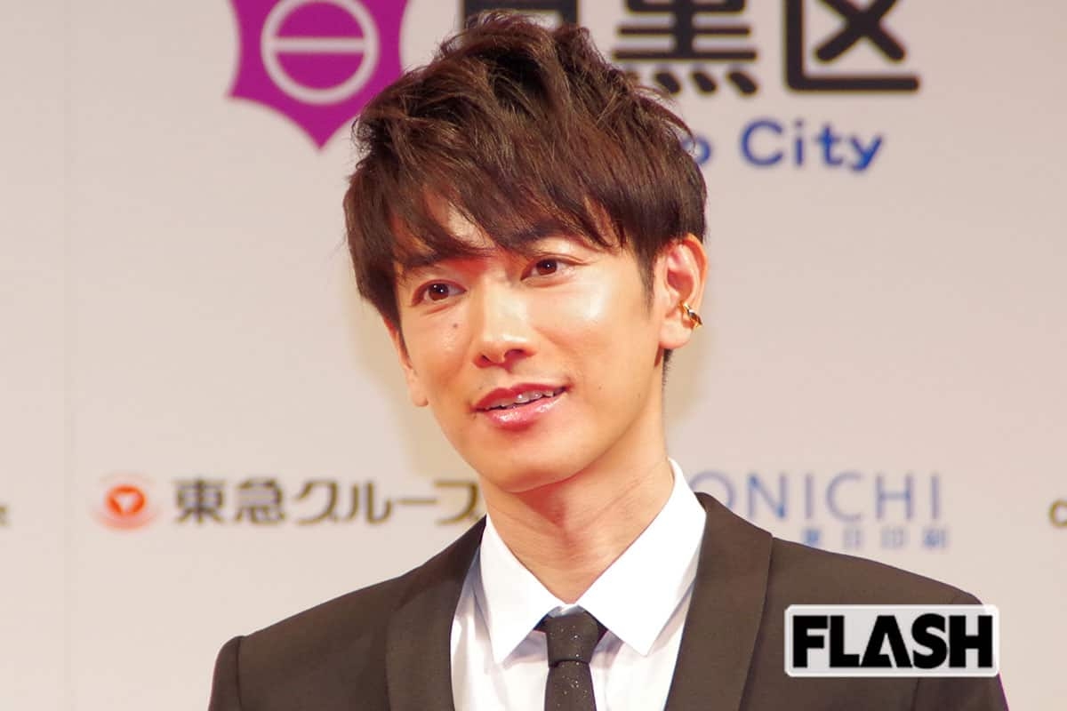 【日韓またいで大論争】佐藤健　「ほぼ同級生だね」年上タレントへのタメ口が物議、「無礼」のいっぽう「彼らしい」の声も | Smart FLASH/スマフラ[光文社週刊誌]