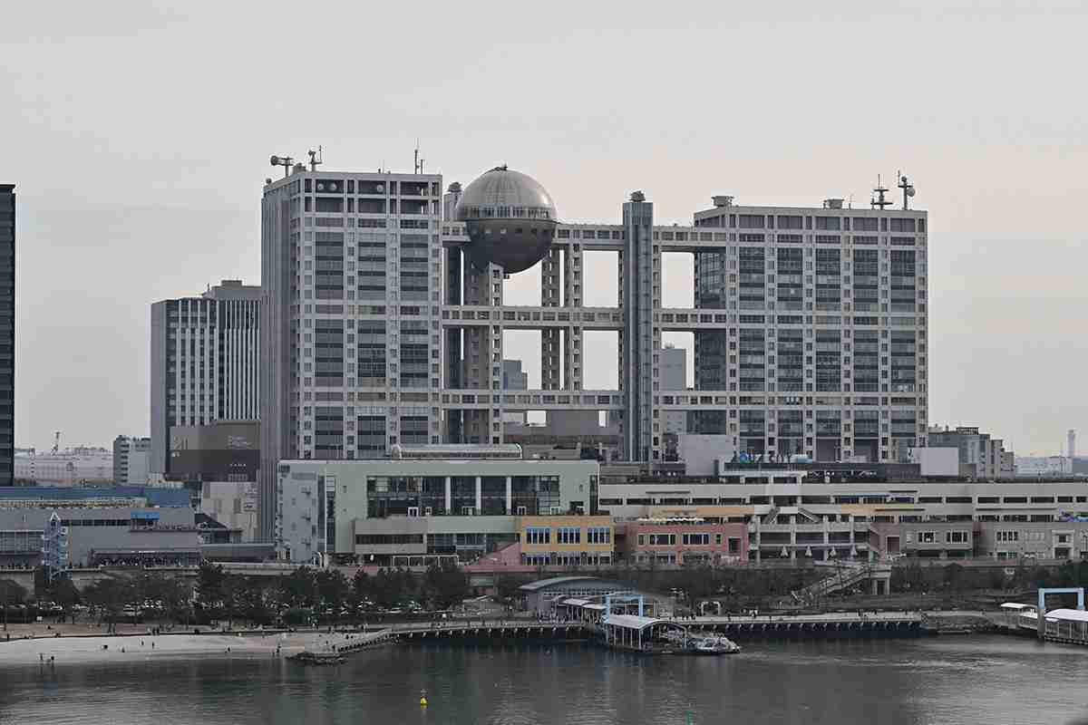 \u30aa\u30f3\u30e9\u30a4\u30f3\u30ab\u30b8\u30ce\u306b\u300c1\u51047000\u4e07\u5186\u300d\u3064\u304e\u8fbc\u3093\u3060\u30d5\u30b8\u793e\u54e1\u306f\u201c\u51fa\u4e16\u982d\u306e\u30a8\u30fc\u30b9\u201d\u3060\u3063\u305f\uff01 \u300c\u30de\u30c4\u30b3\u30fb\u30c7\u30e9\u30c3\u30af\u30b9\u306e\u304a\u6c17\u306b\u5165\u308a\u3068\u3057\u3066\u77e5\u3089\u308c\u3066\u3044\u305f ...