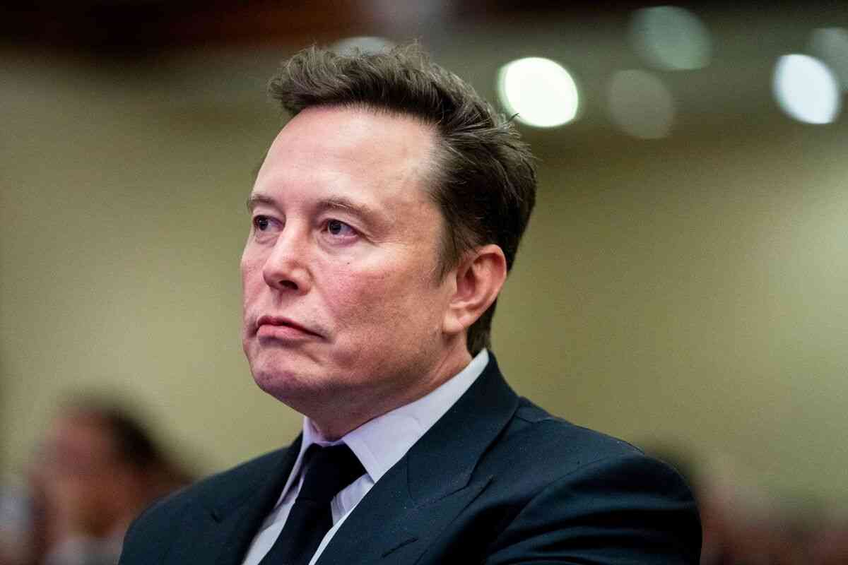 マスク氏、アップルとOpenAIを提訴－対話型ＡＩの競争阻害と主張 - Bloomberg