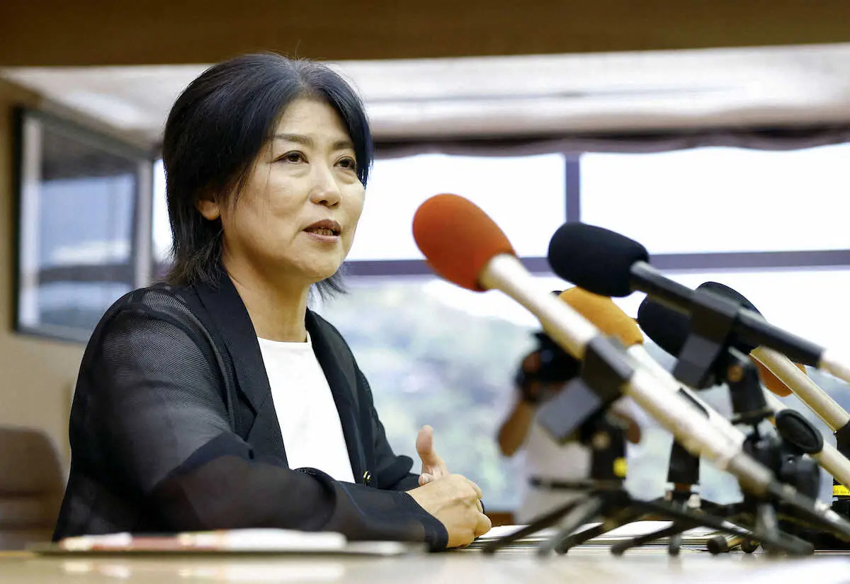 学歴詐称疑惑の伊東市長　急転続投を宣言　辞意表明に「大きな失望の声いただいた」