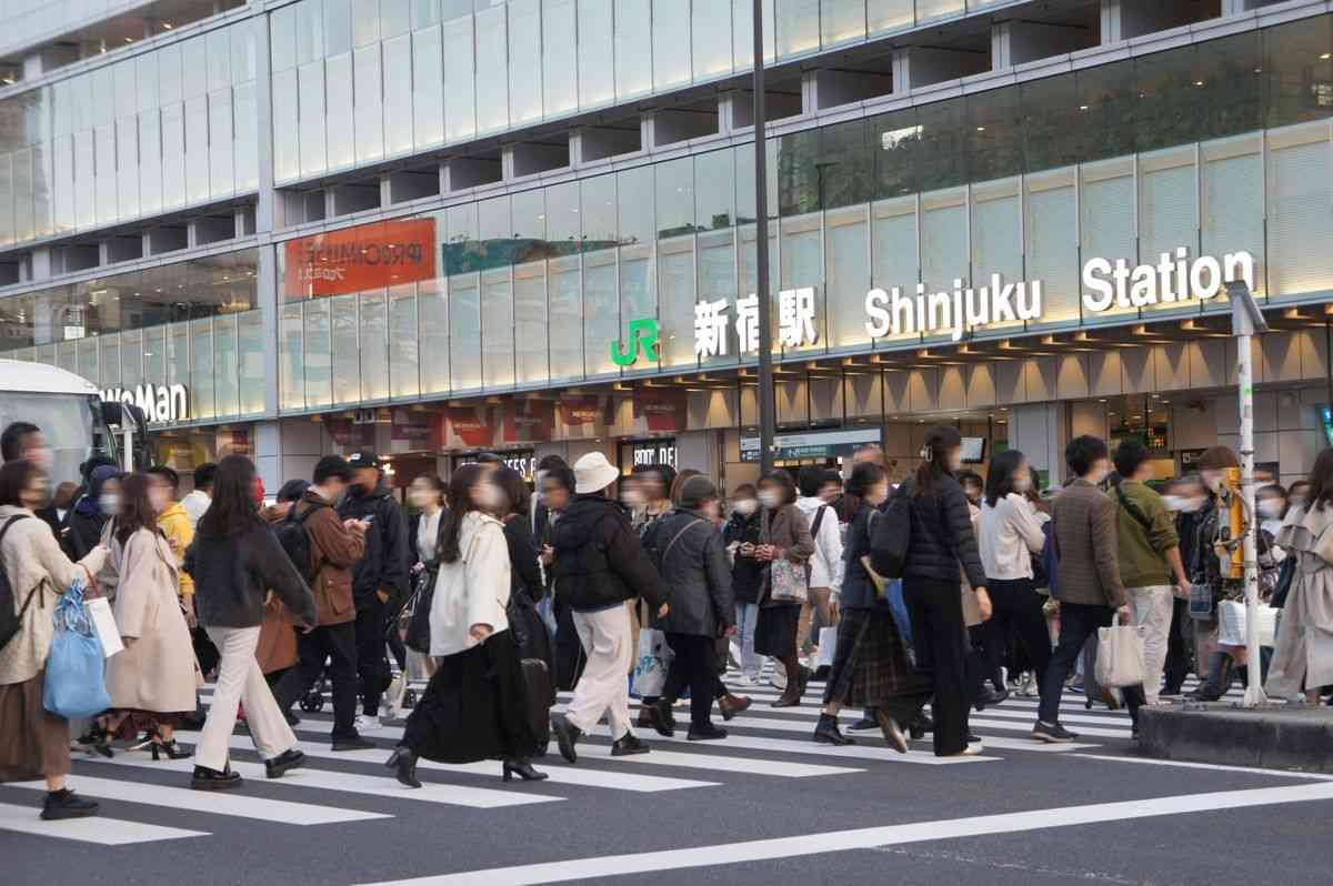 「東京の人、乗り換えで歩きすぎ」地方から心配の声続出「田舎は5分でも車使う」「東京駅広すぎ」 | TRILL【トリル】