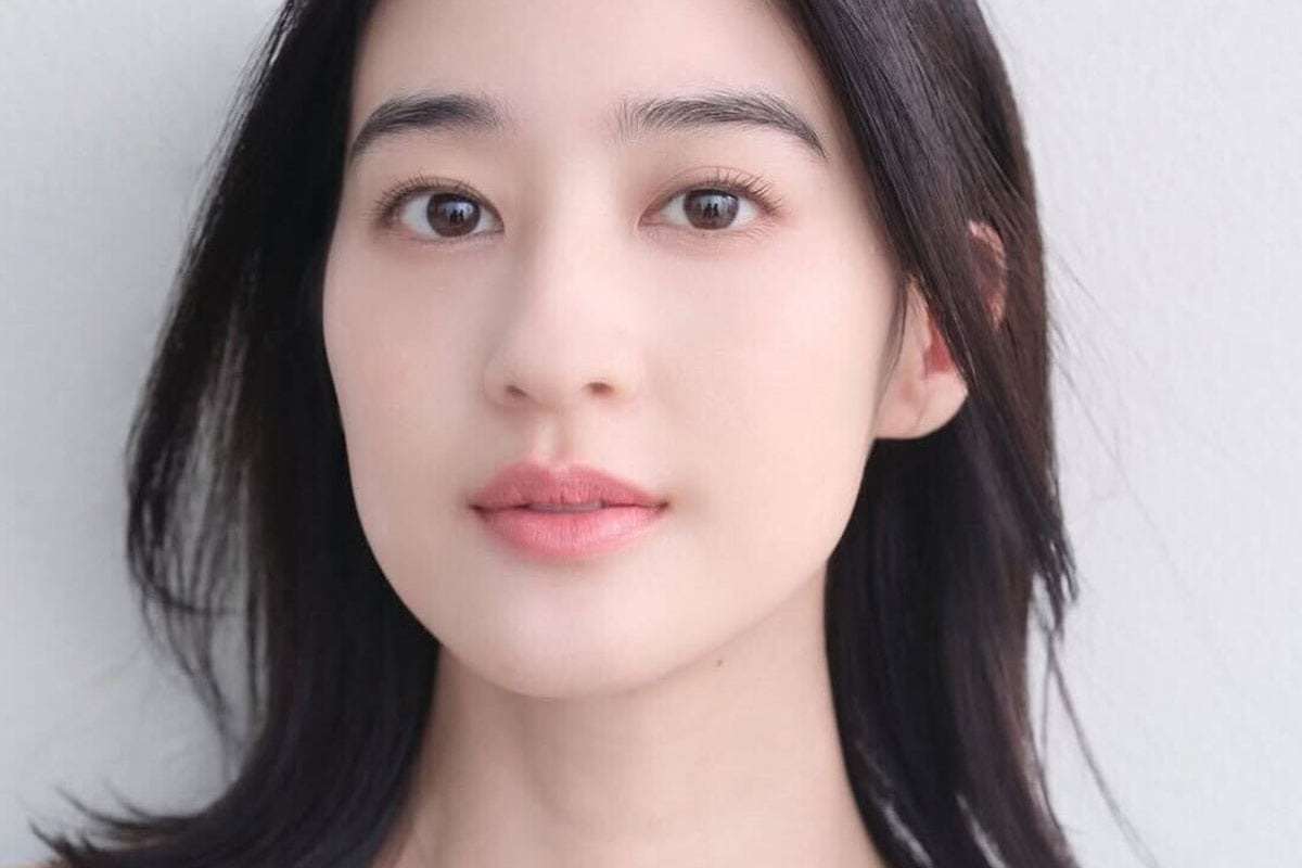 「やたら耳に残る」とSNSで話題、その反響は？　モデル美女が歌う「葬儀ブランド」CM、“ホラードラマ”の劇中歌との類似指摘の声も | Smart FLASH/スマフラ[光文社週刊誌]