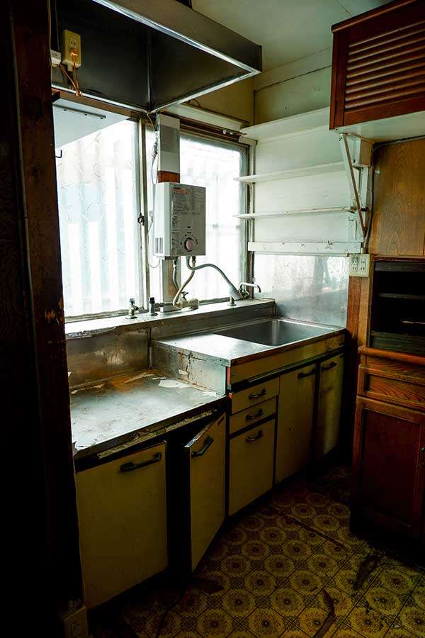 わずか730万円で購入した東京23区の2DK　「お化け屋敷みたい」が一変　驚きのビフォーアフター