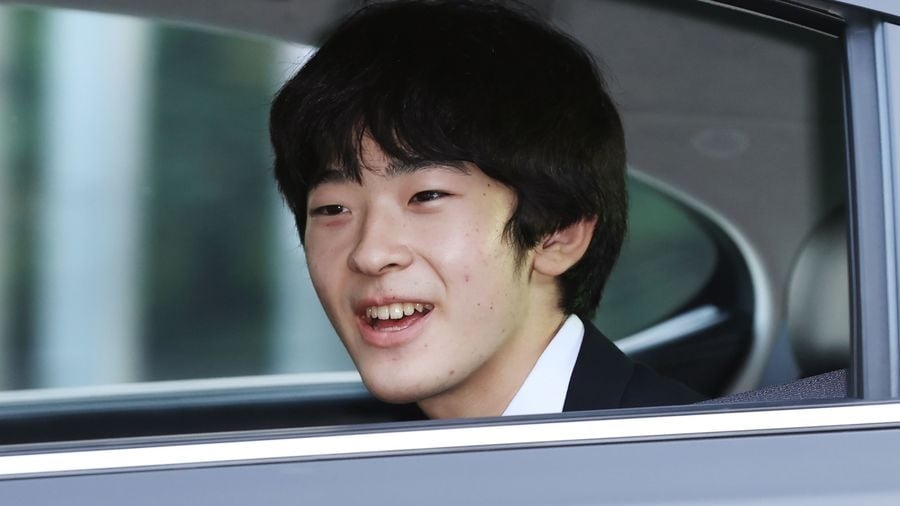 鋭い目つきの人が好き