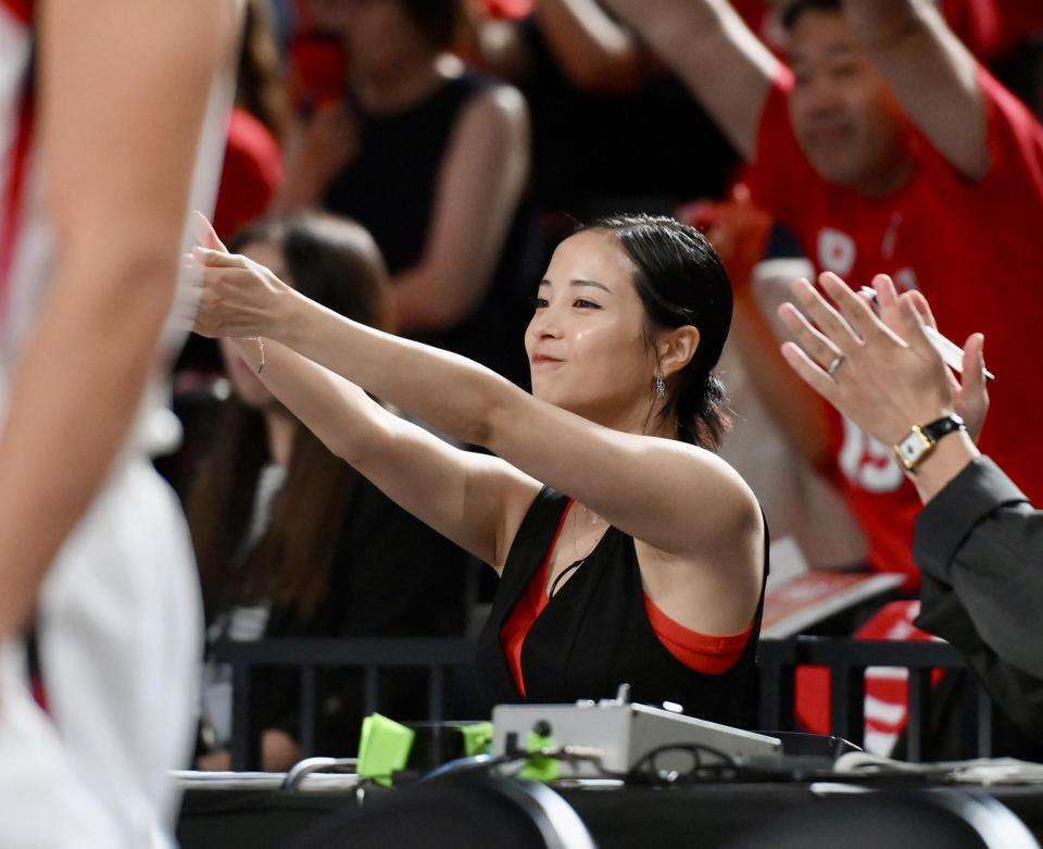 バスケ会場降臨の透明感美女・広瀬すずにSNS驚嘆「どうして下から撮られるカメラでいつ抜かれても美しいの」「選手なら緊張しちゃう」