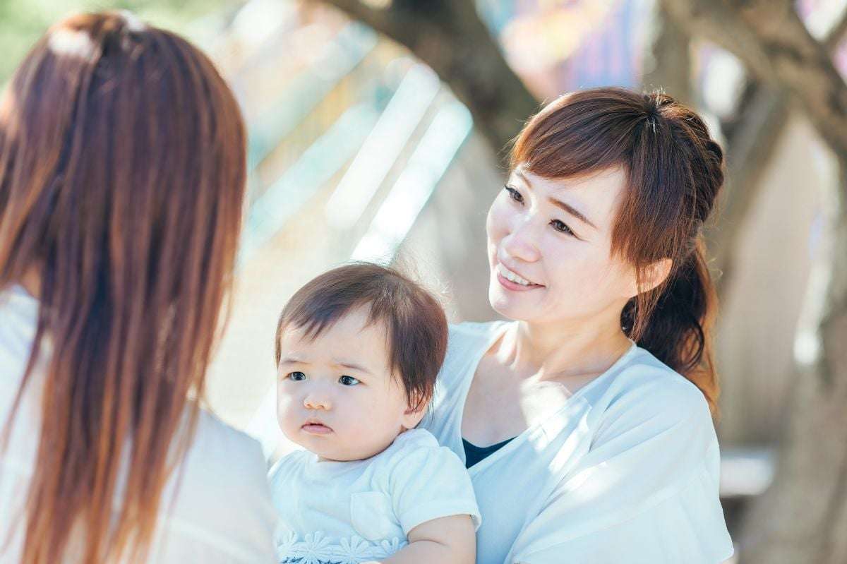 実は多い…ママ友と自分を比べて「うらやましい」と感じている人たち SNS「旦那さんが社長」「スタイルよくてバリキャリで…」 | オトナンサー