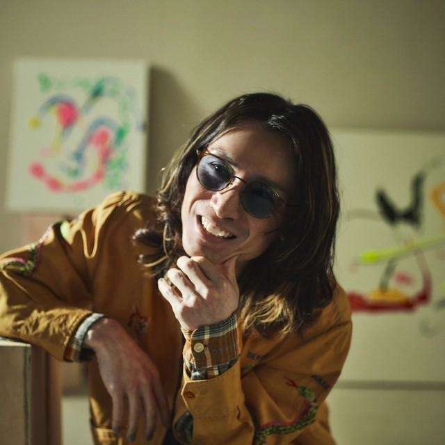神戸新聞NEXT｜連載・特集｜話題｜安田章大さん「サングラスがなきゃしんどい人は堂々とかけて」　病気の後遺症で欠かせず、自らデザインにも挑戦