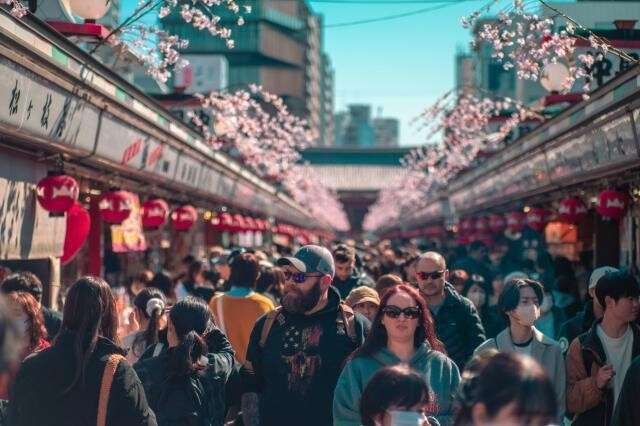 「観光客が全部悪いとは言い切れない」訪日外国人観光客のマナー違反、アメリカZ世代にはどう映る？