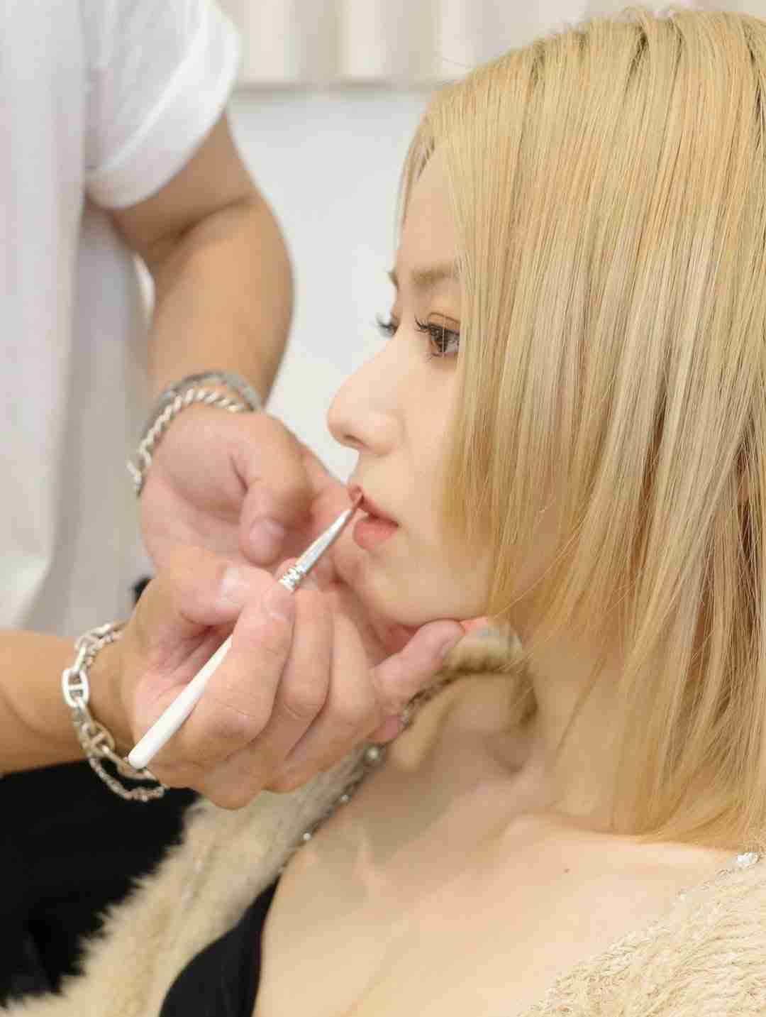 山本舞香　ミニスカから覗く美脚にファンもん絶「見惚れました」「天才すぎる」「鬼可愛い」の声