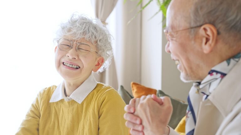 認知症を発症すると子供返りしてしまう？症状や対策を解説！│健達ねっと
