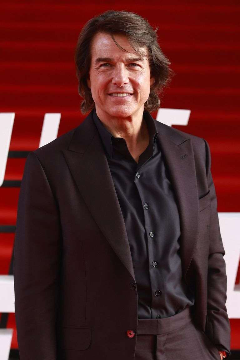 トム・クルーズ、26歳下恋人に荷物をすべて持たせた“手ぶら”写真が炎上「印象最悪」「父娘かと」SNS騒然（ELLEgirl） - Yahoo!ニュース