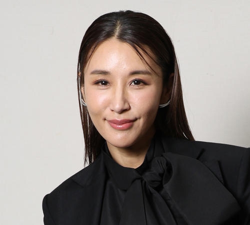 鈴木紗理奈、高身長「男前」長男と北海道を満喫「カップルですやん」「素敵な親子」 - 芸能 : 日刊スポーツ