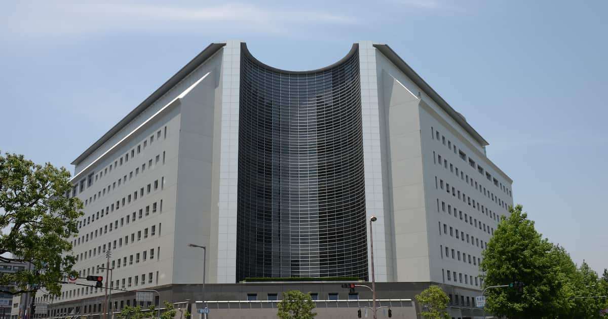 家宅捜索中に暴行容疑、大阪府警捜査4課の51歳警部補と32歳巡査部長を逮捕 - 産経ニュース