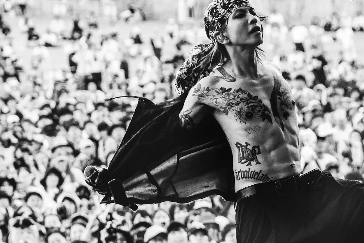 「今こんなにタトゥーあるの?!」HYDE 56歳の“激変近影”にネット衝撃