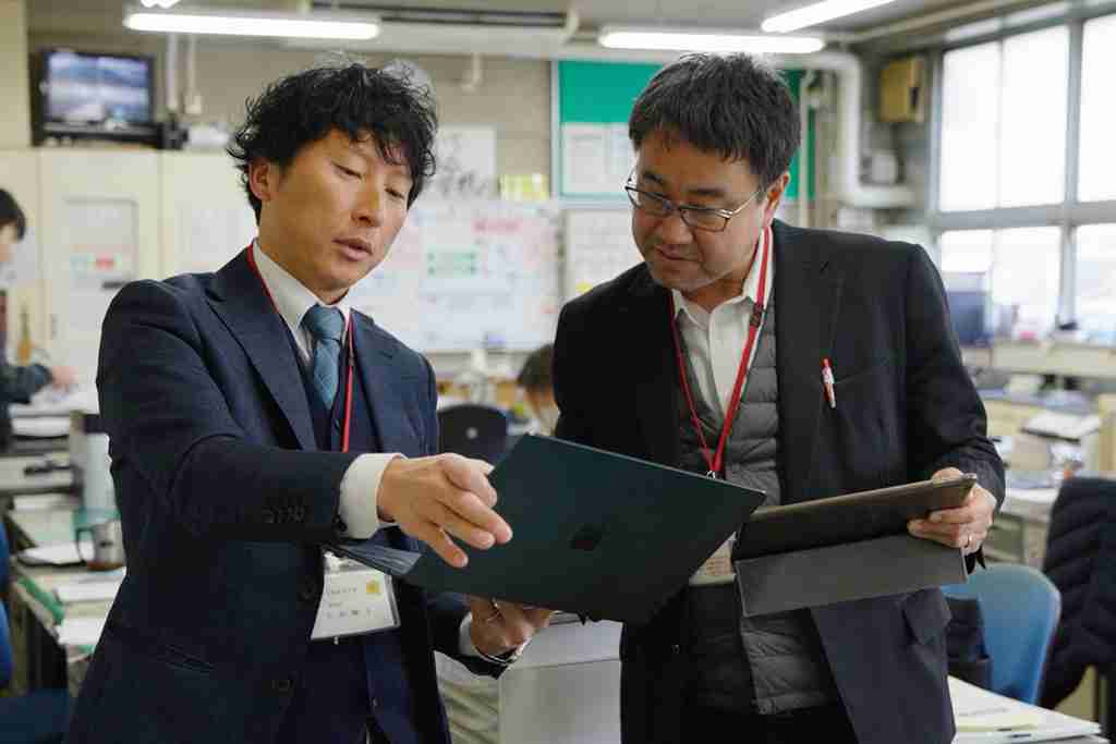 岐阜市、校務パソコンにMacBook Airを1,849台導入　刷新の理由を聞く  - こどもとIT