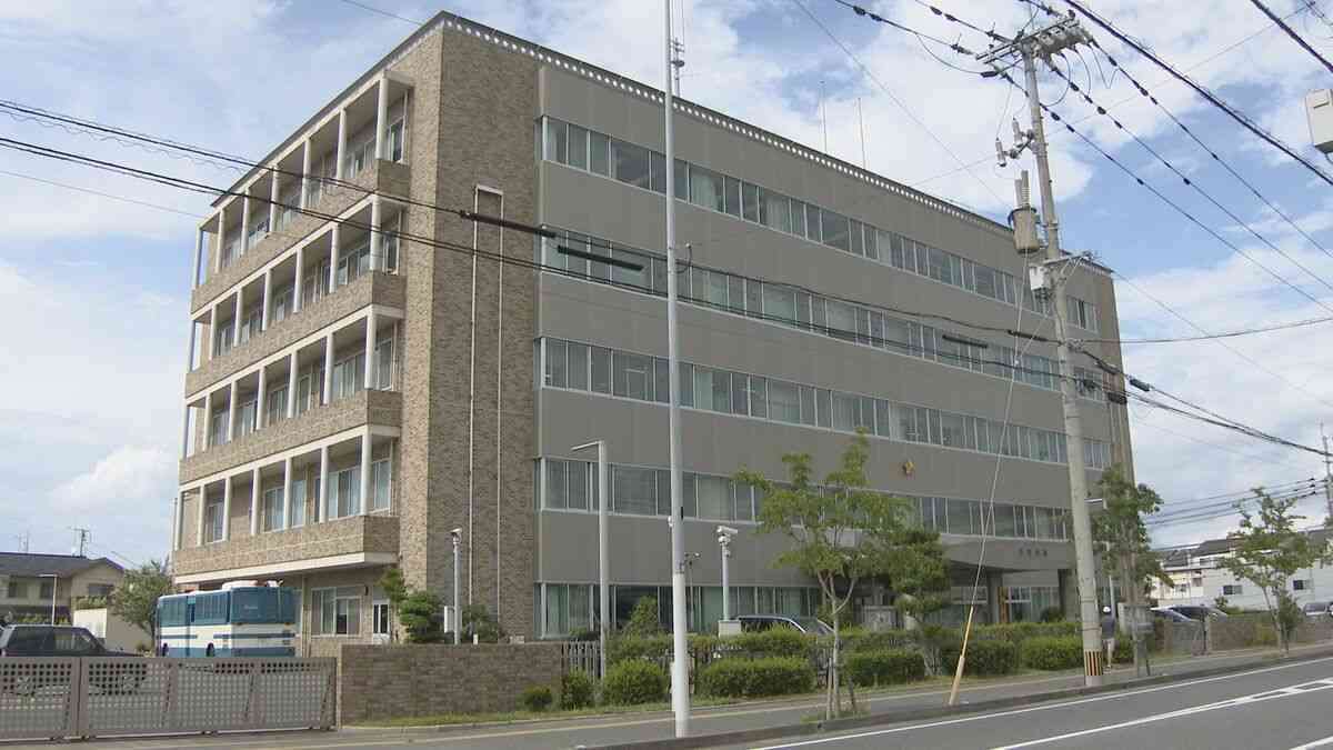「スマホの操作が難しい」と腹を立て妻と口論　止めに入った息子に包丁を示し「殺すぞ」と脅迫した疑い　父親（71）を逮捕