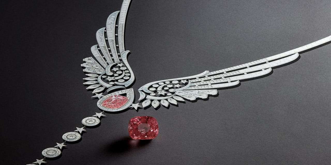 ガブリエル・シャネルの「翼」が躍動　京都でハイジュエリー展｜THE NIKKEI MAGAZINE