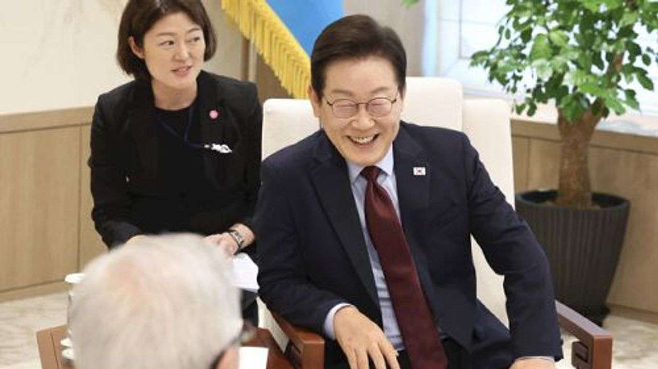慰安婦巡り韓国大統領 合意覆さず - Yahoo!ニュース