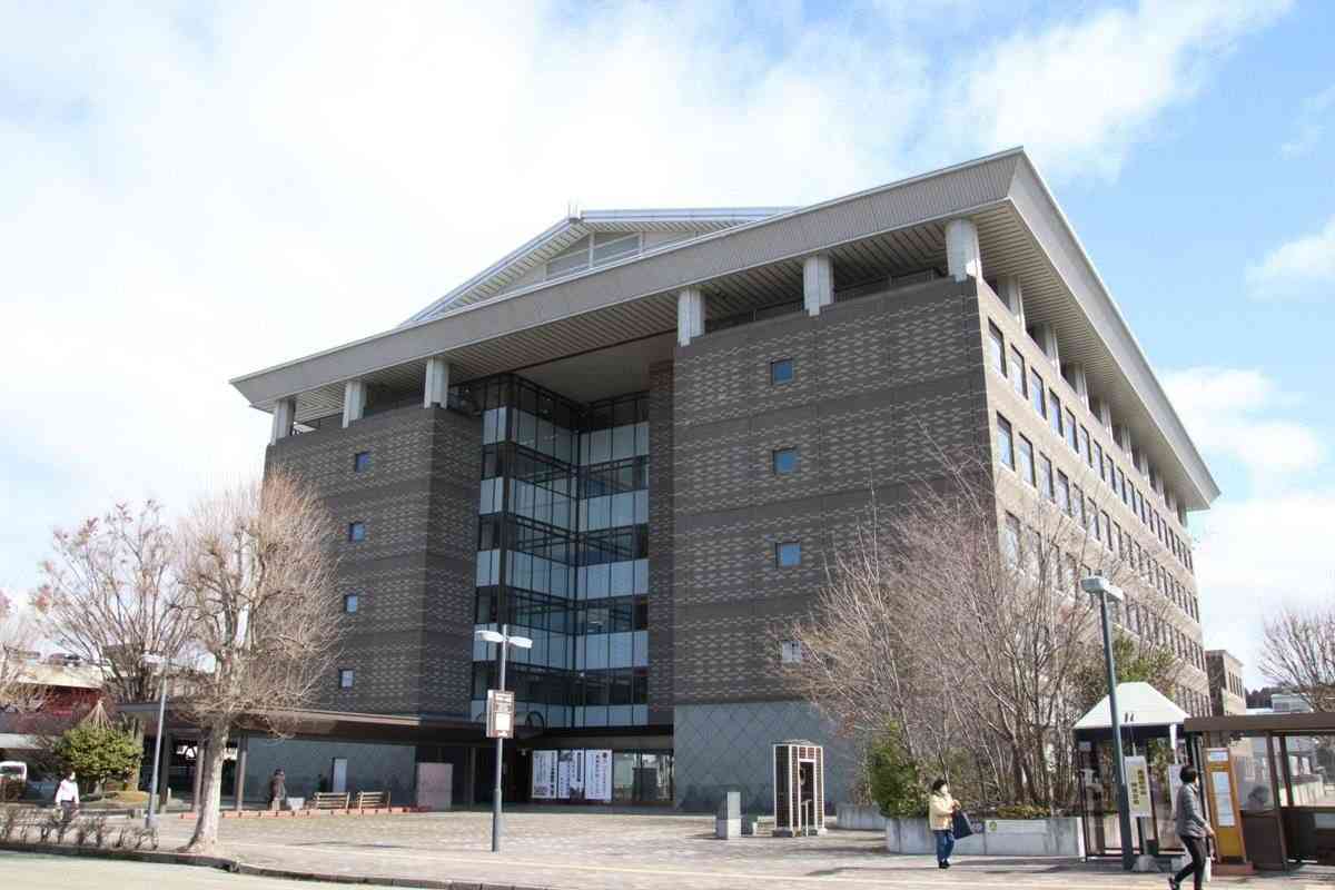 「コロナかも」マスク着けずに授業続行、後に陽性判明　高山市の小学校教諭：中日新聞Web