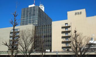 《電波利権のカラクリ》既得権益化された放送業界　公共財であるはずの電波を「格安」で「使い放題」できるテレビ局、ないがしろにされるのは“国民の知る権利” (2/2)| 女性セブンプラス