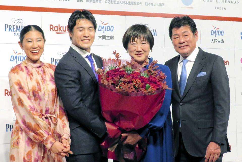 「お父さんそっくり！」人気俳優６６歳のイケメン息子がＴＶ登場　１２歳から米留学、「弟はハリウッドで役者」自宅は成城