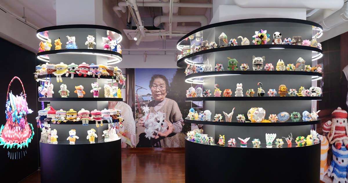 1000点を超える「おかんアート」でその世界を紹介。東京都渋谷公園通りギャラリーの「ニッポン国おかんアート村」に注目｜美術手帖