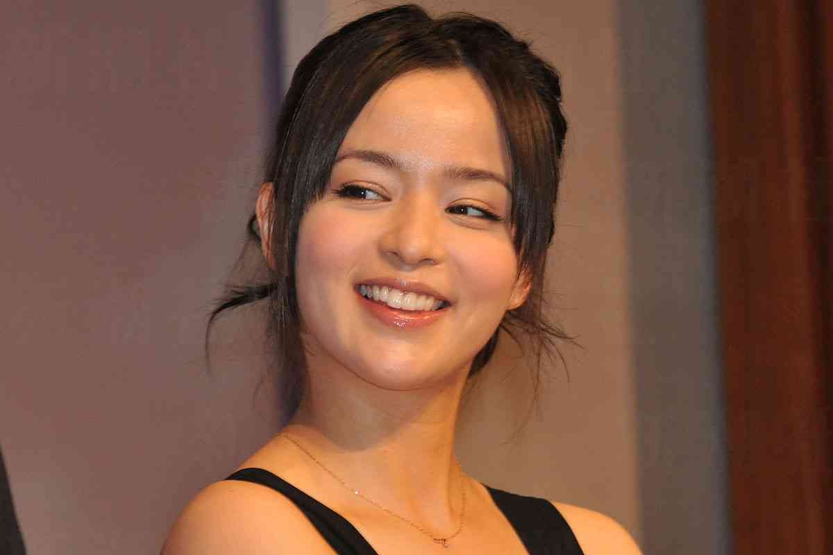 「離婚したくてもできない母親からの羨望が」　加藤ローサの離婚発表はなぜ世の女性の心をつかんだのか