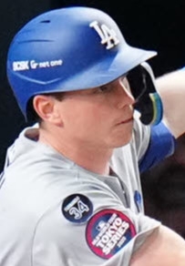 ドジャース正捕手スミスへ総勢32人が誕生日にサプライズパーティー、フリーマン夫妻やベッツら - ＭＬＢ : 日刊スポーツ