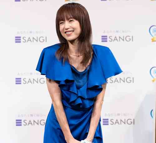 “芸能人は歯が命”CMから30年、高岡早紀「当時は少し恥ずかしかった」 | Narinari.com