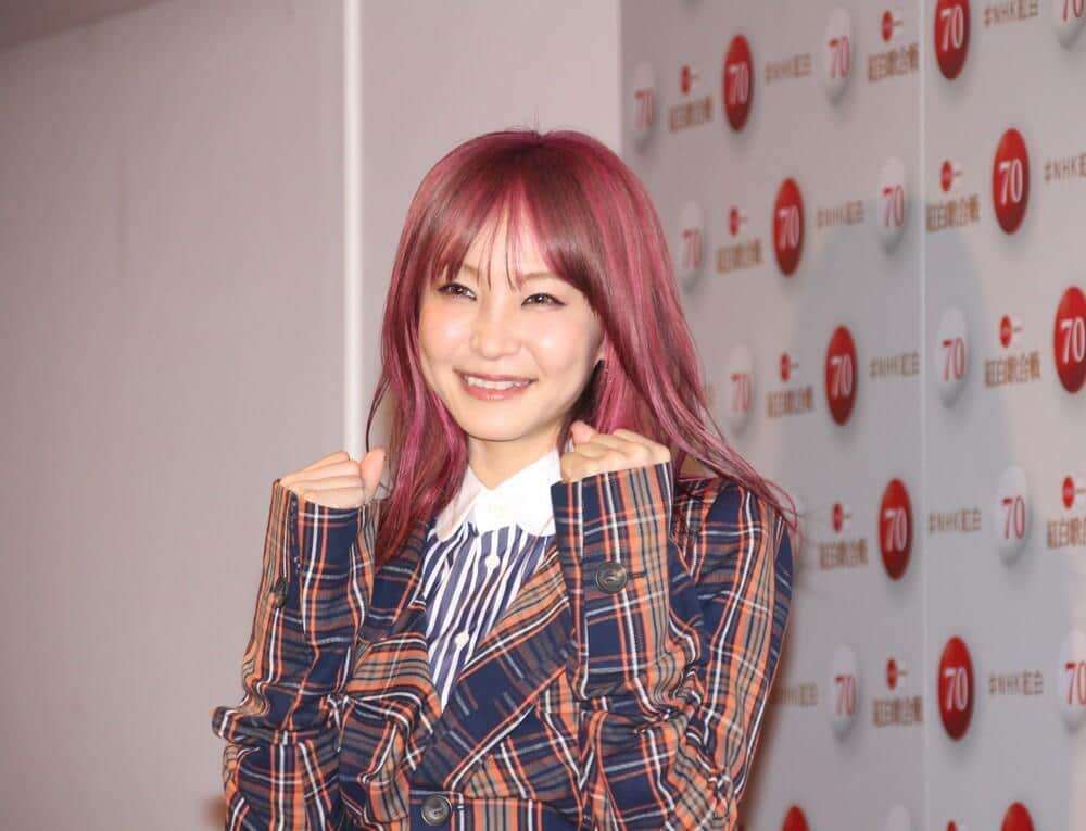 「LiSAが可哀想」「何も悪くないのに」　ナイツ漫才「不倫いじり」に違和感噴出のワケ