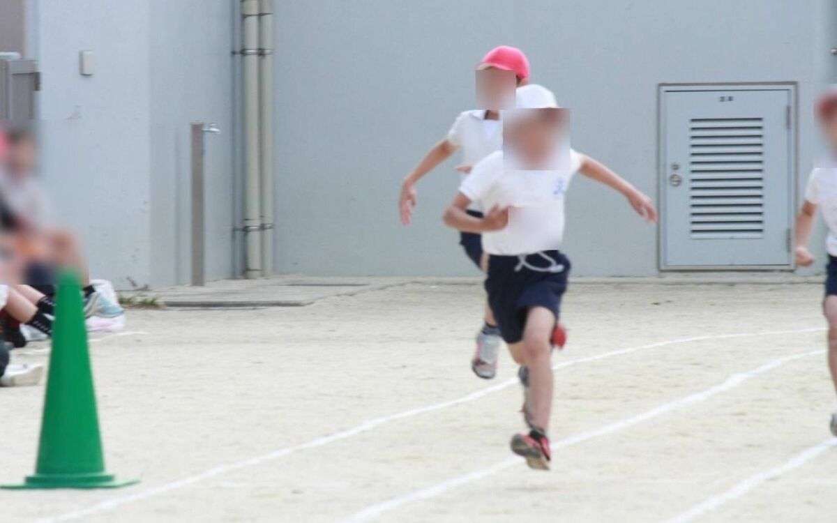 「うちの子はやっていない。もう話し合う気は一切ない」いじめの暴行で難聴を負った小4男子が加害児童の保護者に浴びせられた“驚きの一言”とは | 文春オンライン