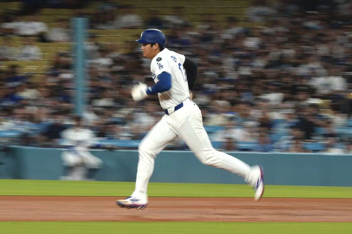 大谷翔平、４打席目は“大谷シフト”に阻まれる　センター返しも二塁ベース付近のショート正面…ドジャース通算１００号なるか（スポーツ報知） - Yahoo!ニュース