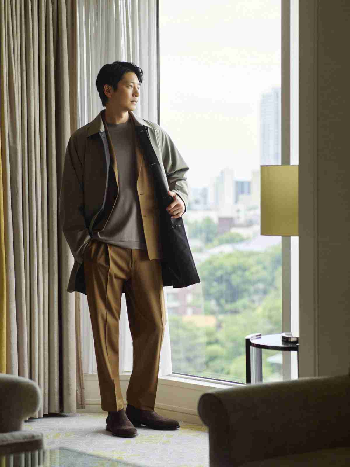 向井理、圧巻のスーツ姿 隠れ家バーで大人の余裕 美しい所作にスタッフから感嘆の声