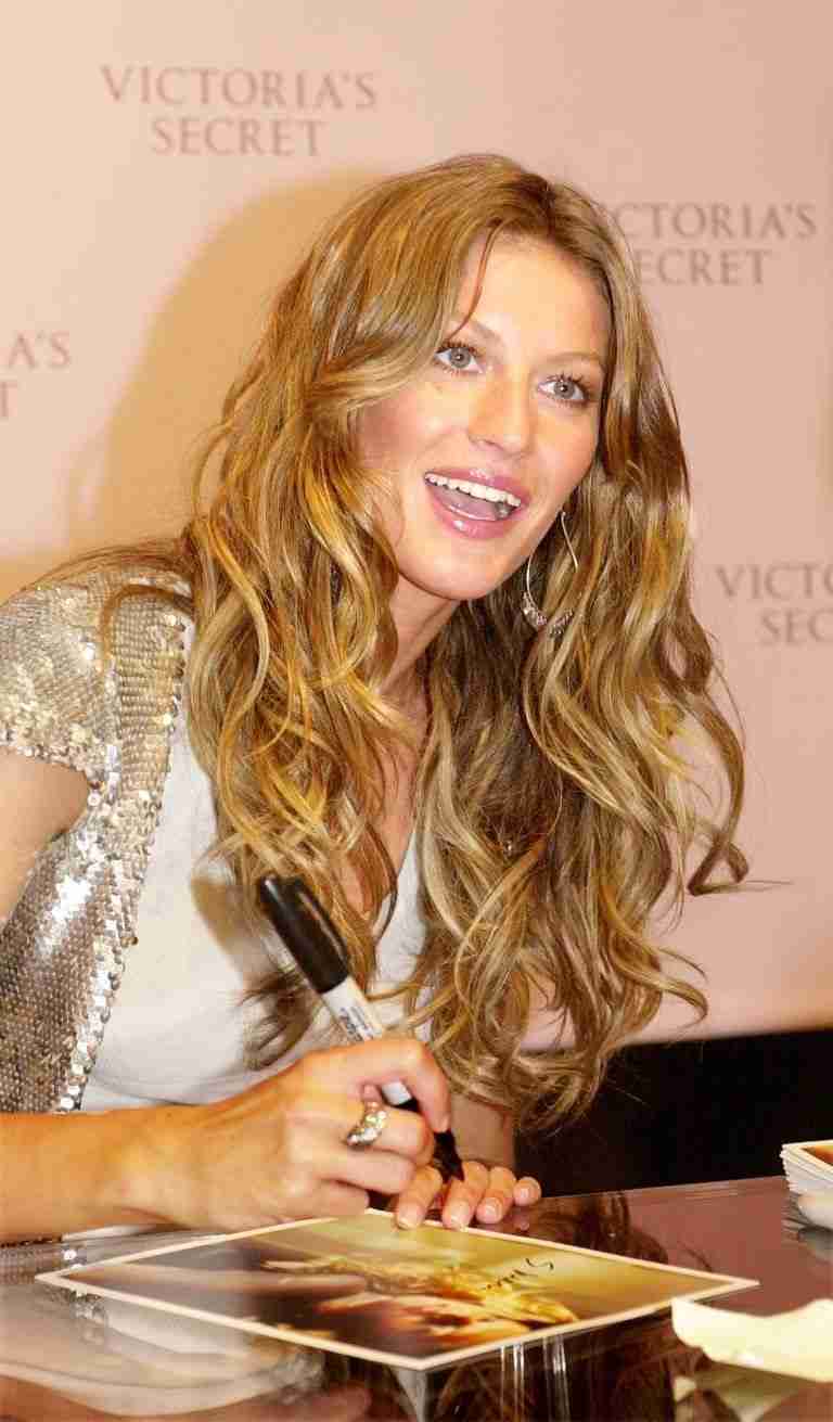 油性ペン「シャーピー」をリップライナー代わりに⁈ TikTok発のトレンドに医師が警鐘（ELLEgirl） - Yahoo!ニュース