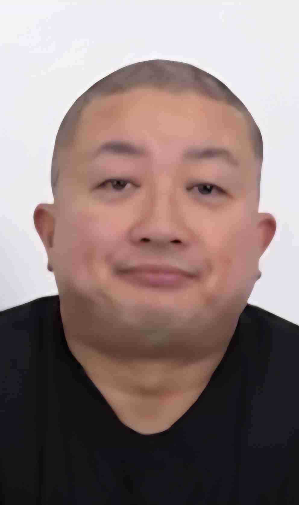チョコプラ松尾駿 “素人はSNSをするな”発言を謝罪「申し訳ございませんでした」コンビで丸刈りに