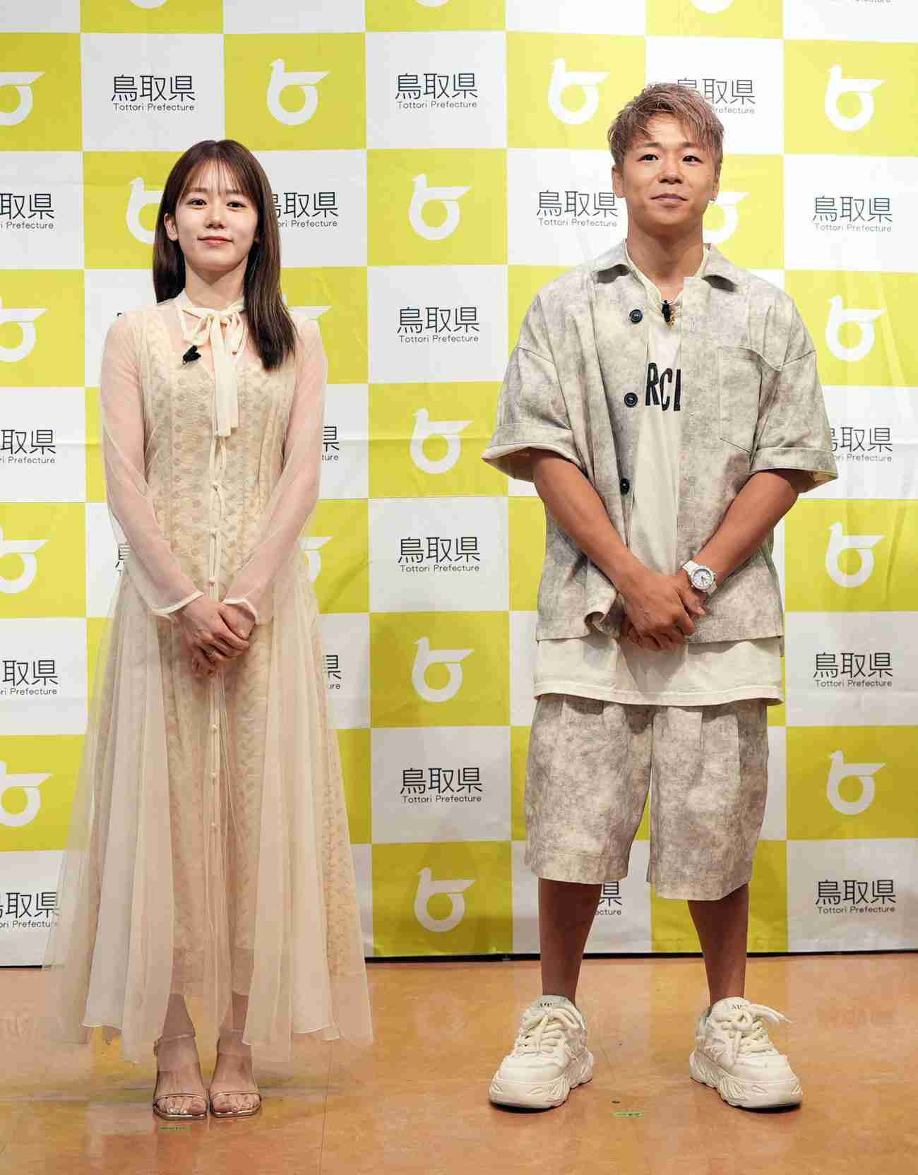 武尊＆川口葵が結婚後初２ショット「まさか結婚式より先にここで」ケーキ入刀と「あーん」も