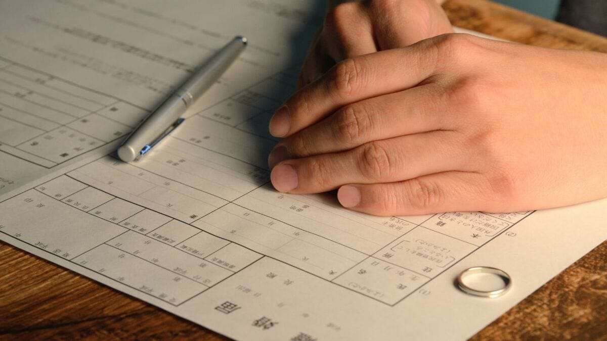 「あなた、お疲れさまでした。離婚してください」…〈貯蓄5,000万円〉〈年金月17万円〉65歳夫の穏やかな老後が一変。原因は40年前の「産後の恨み」【CFPの助言】 | ゴールドオンライン