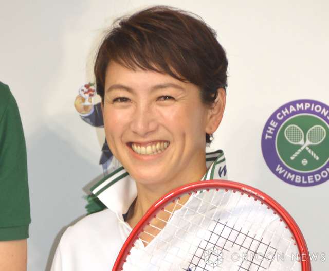 杉山愛、10歳長男がテニスの大会で金メダル「背が伸びて大きく」「優勝おめでとうございます」
