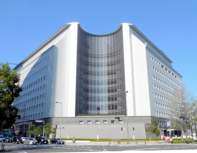 オートロックすりぬけ性的暴行か、3人を逮捕・起訴　前日も侵入容疑（朝日新聞） - Yahoo!ニュース