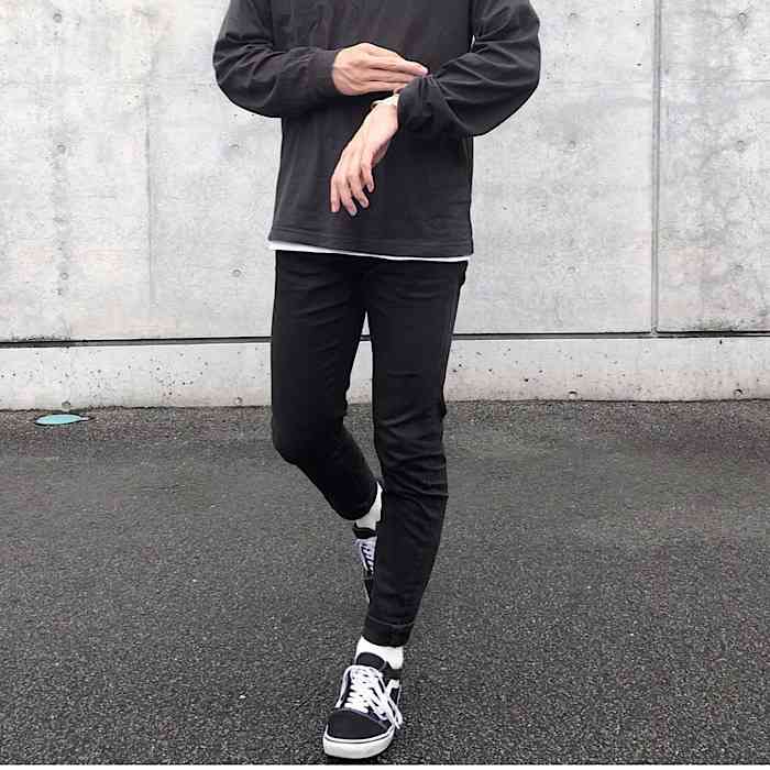 スキニーパンツ・デニムって古い？定番？