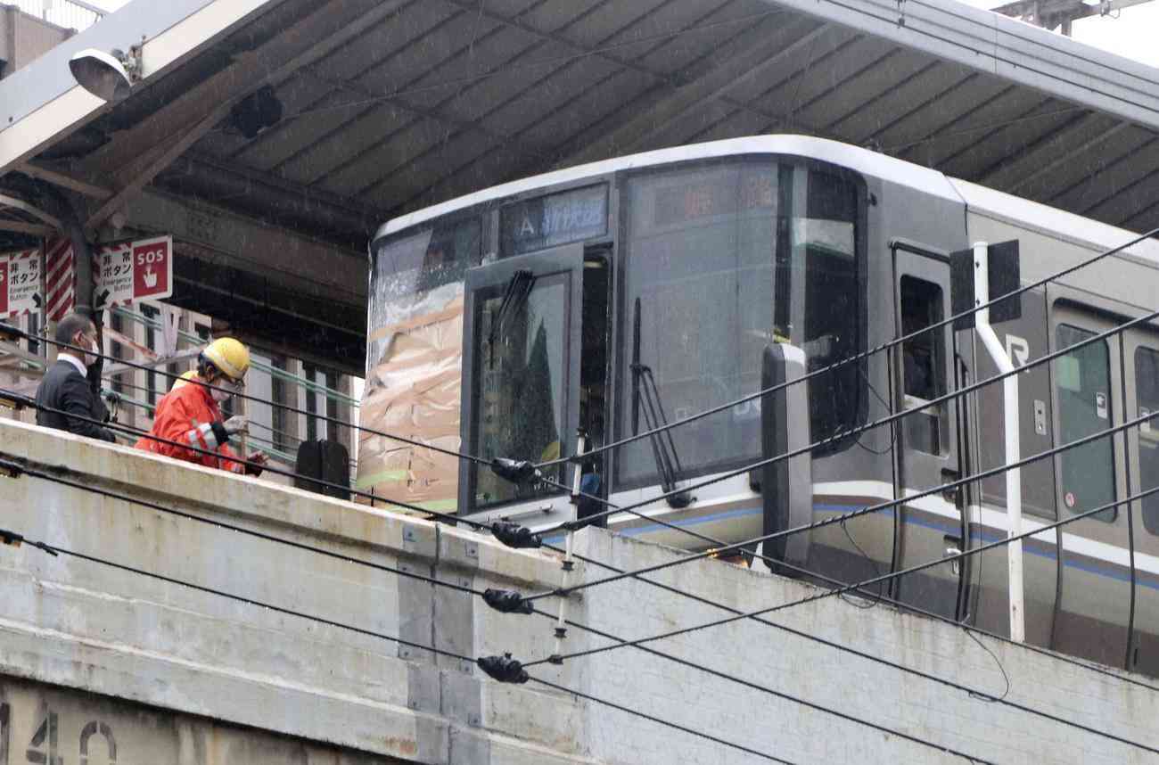 電車飛び込み、３人死傷　神戸、乗客巻き添え
