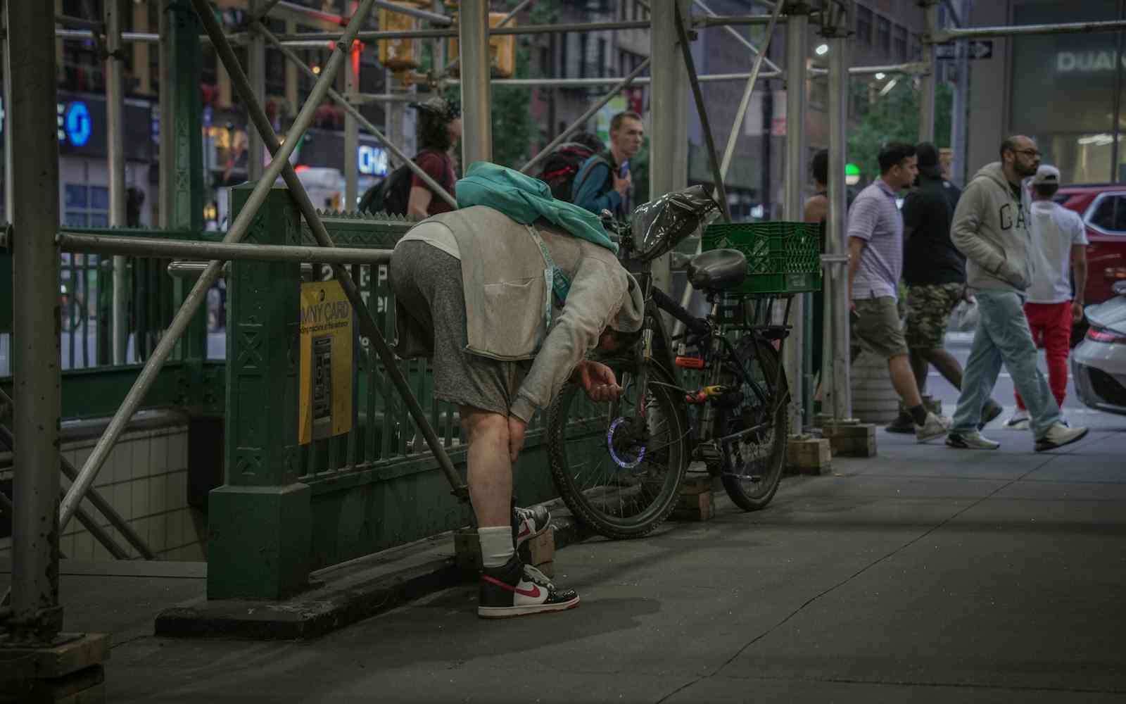 「善意の同胞」隠れみのに　華僑社会に紛れたフェンタニル組織　（米中「新アヘン戦争」の裏側　狙われた日本・下） - 日本経済新聞